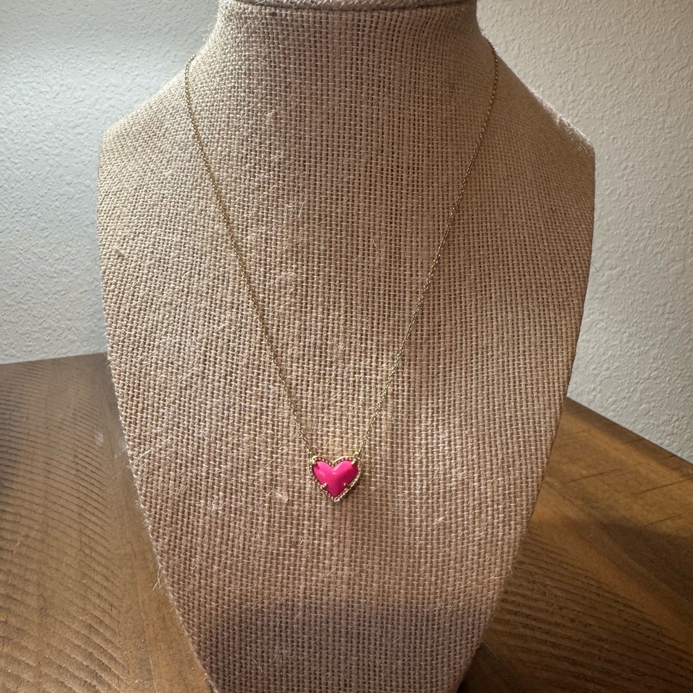 Kendra Scott Ari Heart Gold Pendant Necklace with Neon Pink.